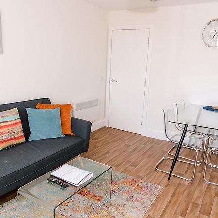 Greenstar Apartments - 2 Minute Walk Away Into City Centre - 6 Individual Flats - Next To Abertay University - 1 Bed 2 Bed & 3 Bedroom Flats - Fully Equipped - Short - Mid - Long Stays Welcome Dundee Exteriér fotografie
