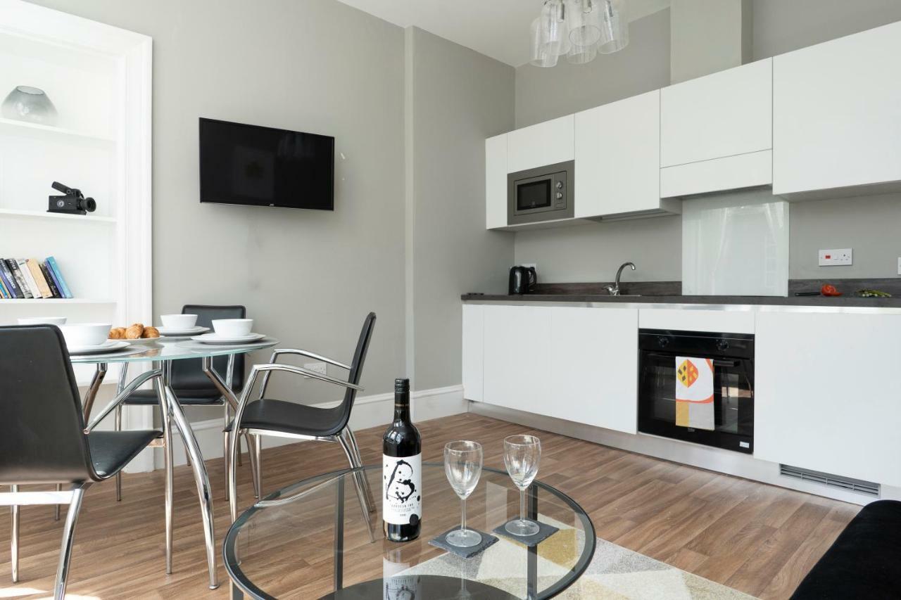 Greenstar Apartments - 2 Minute Walk Away Into City Centre - 6 Individual Flats - Next To Abertay University - 1 Bed 2 Bed & 3 Bedroom Flats - Fully Equipped - Short - Mid - Long Stays Welcome Dundee Exteriér fotografie