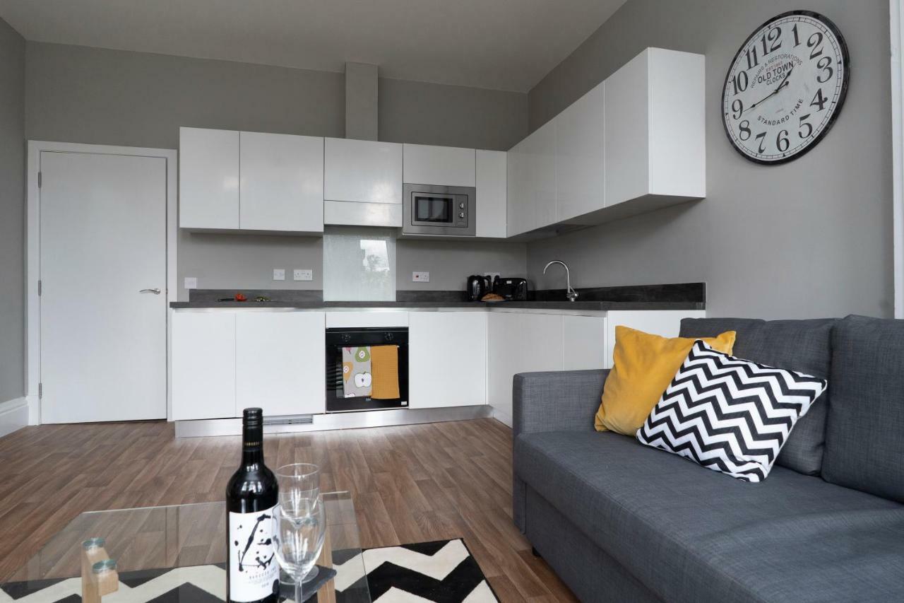 Greenstar Apartments - 2 Minute Walk Away Into City Centre - 6 Individual Flats - Next To Abertay University - 1 Bed 2 Bed & 3 Bedroom Flats - Fully Equipped - Short - Mid - Long Stays Welcome Dundee Exteriér fotografie